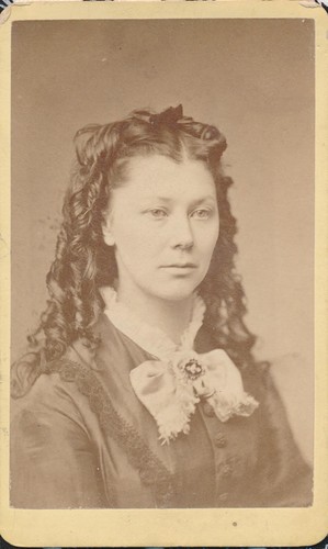 CDV Antique Photo Beautiful Young Woman Long Hair Curls Niles MI Michigan Ives