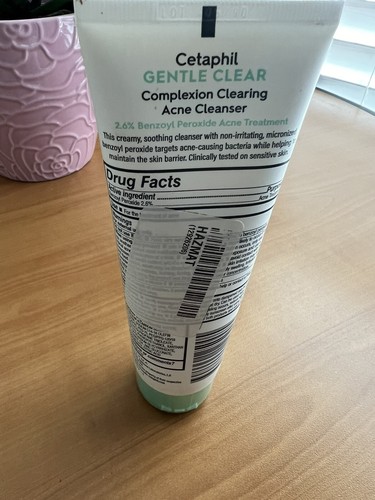 Cetaphil Gentle Clear Complexion Clearing Acne Cleanser 4.2oz 272 Pimple Patches - Picture 3 of 4