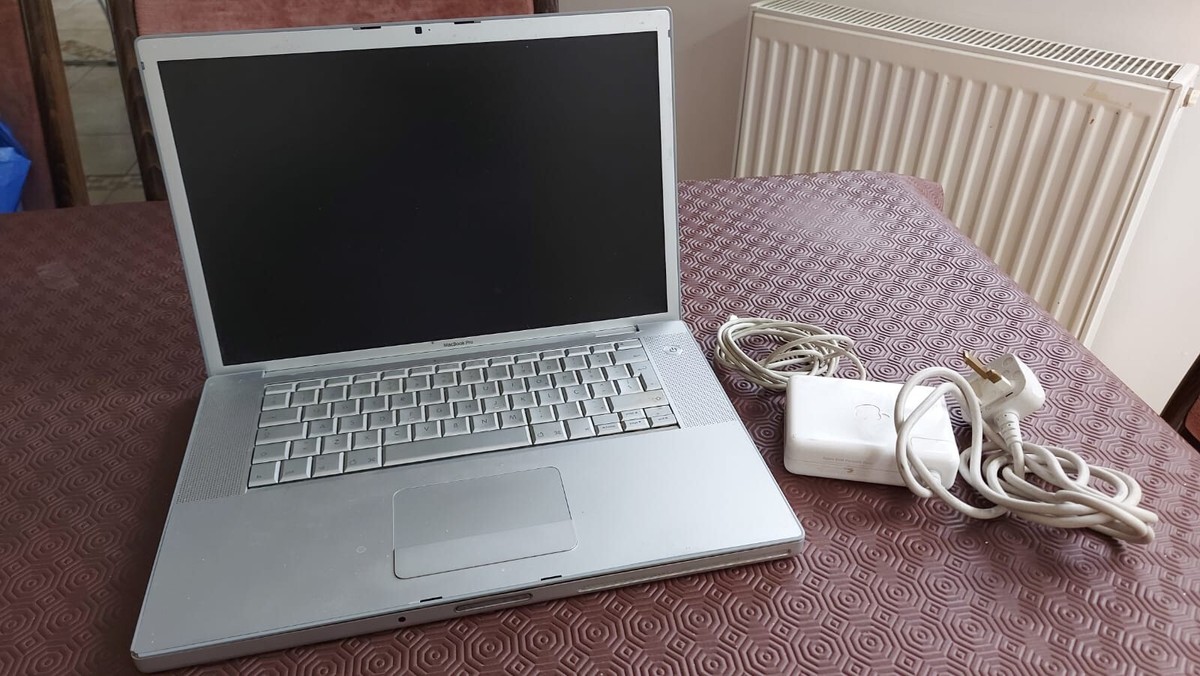 Apple - APPLE MacBook MACBOOK MB467J/A 和にゃんさん専用 Apple MacBook 2400/13.3 アルミニウム MB467J/A 価格比較
