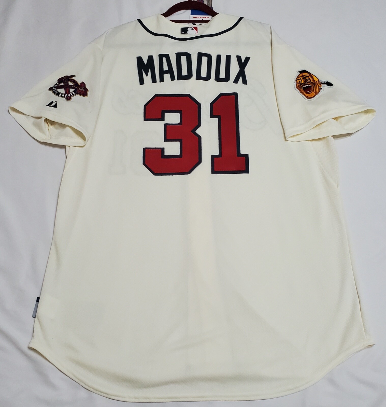 Authentic Majestic 52 2XL, ATLANTA BRAVES IVORY COOL BASE GREG MADDUX