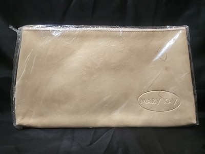 Vintage Glamorous Gold M K Bag.   2cntr3