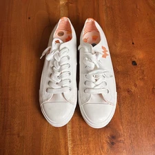 Whataburger White Canvas Sneaker Women’s Size 7, EUR 41 