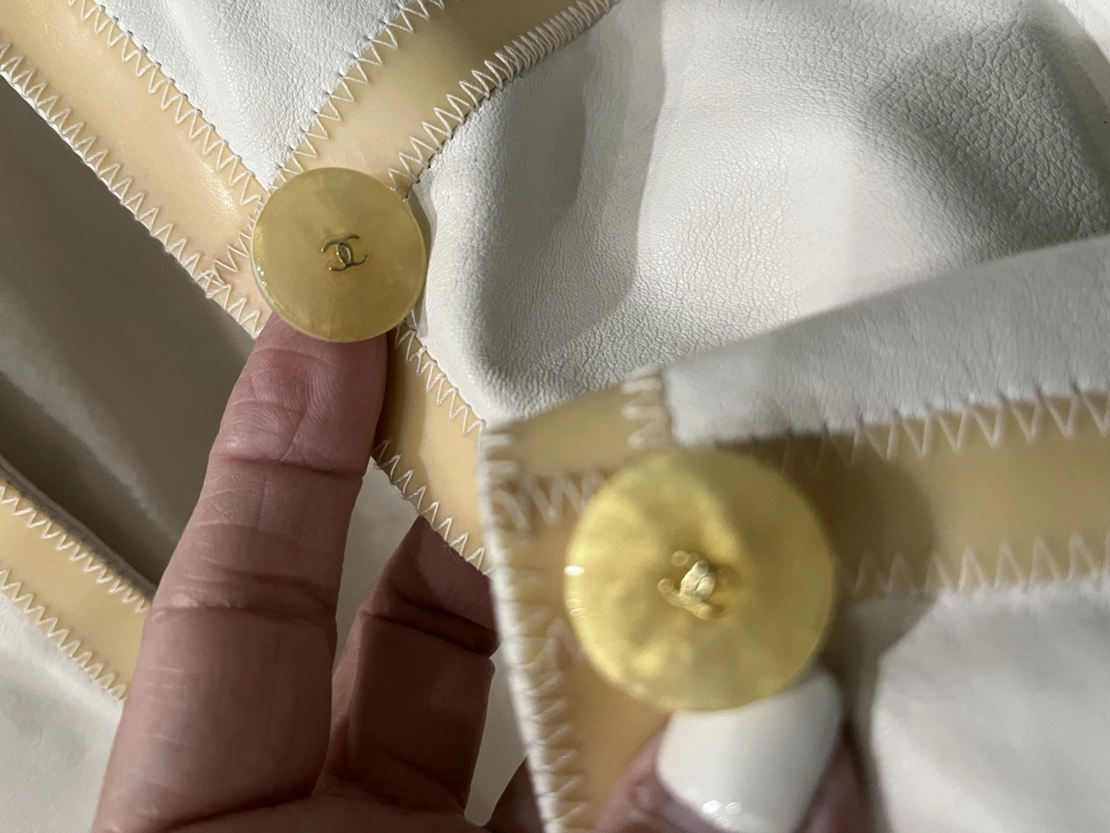 CHANEL PARIS RUNWAY 2CC BOTTONE SPLENDIDA CLASSICA GIACCA PELLE DI AGNELLO BIANCA 38