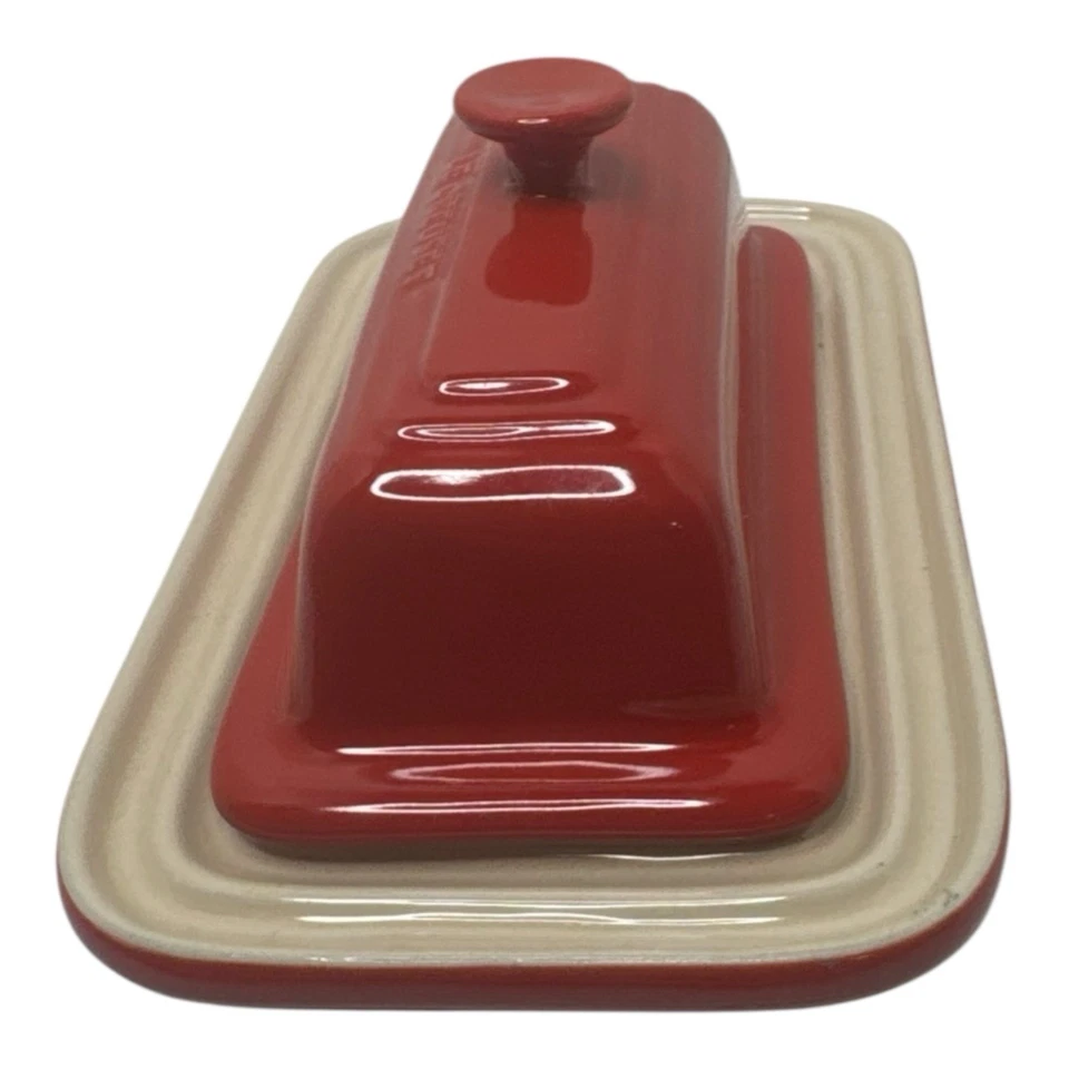 Juego de tapa e parte inferior de plato de mantequilla Le Creuset rojo gres 2 piezas 1/4 lb 11-39 Foto 4 de 4