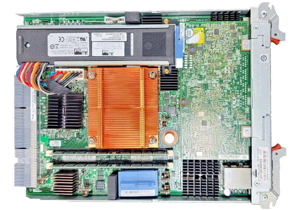 EMC Storage Controller Module 110-123-002D 303-123-000D (8GB RAM + 14GB SSD) - Image 4 of 4