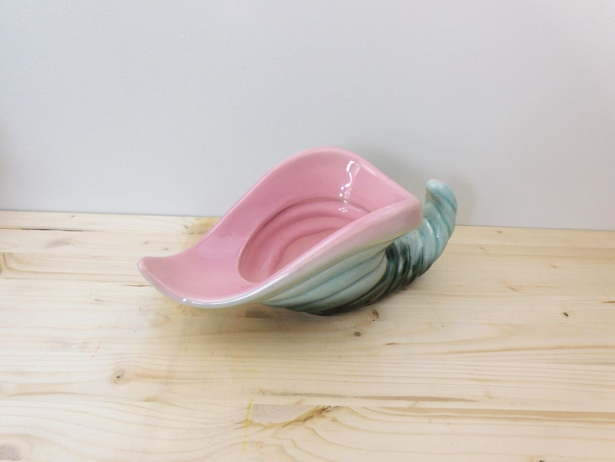 Vintage Pink Cornucopia Shell Planter Vase Vintage Pink Cornucopia Shell Planter Vase