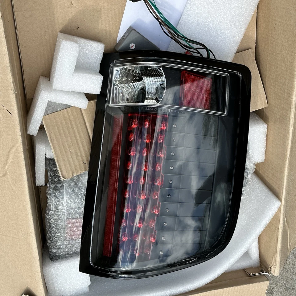 Conjunto de luces traseras LED 2 piezas para Chevy Silverado 3500 HD Anzo 311081 para 07-14 Foto 2 de 4