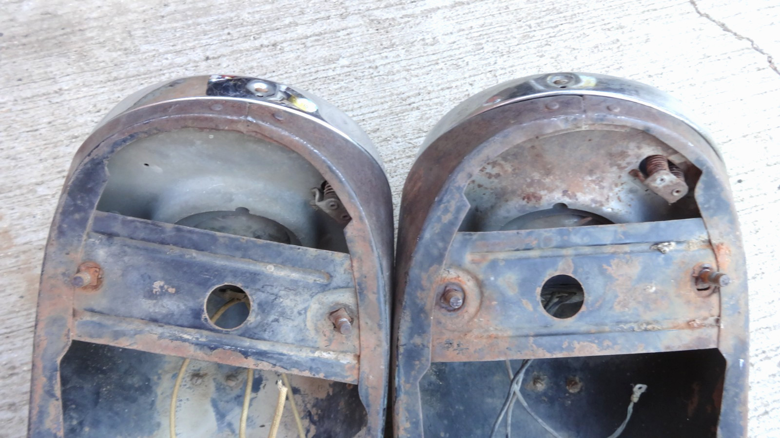 1941 1942 Chevy Truck HEADLIGHT ASSEMBLIES Original GM Guide pair 1946 GMC