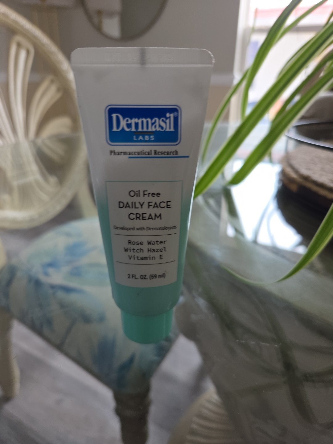 NEW Dermasil Oil Free Daily Face  Cream 2FL Oz Vitamin E.