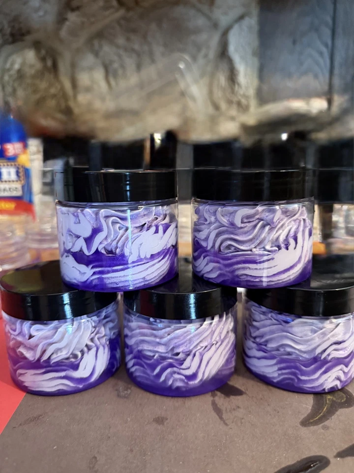 MANTECA CORPORAL BATIDA ORGÁNICA con vitamina E y colágeno + exfoliante de azúcar gratis de 2 oz Foto 3 de 4