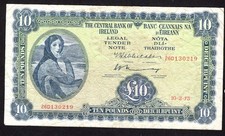 IRELAND-PICK #66c  1975 10 POUND BANKNOTE DATED 10-2-75