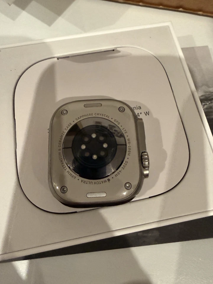Apple Watch Ultra 1. Generation 49mm Titan Silber - Bild 4 von 4