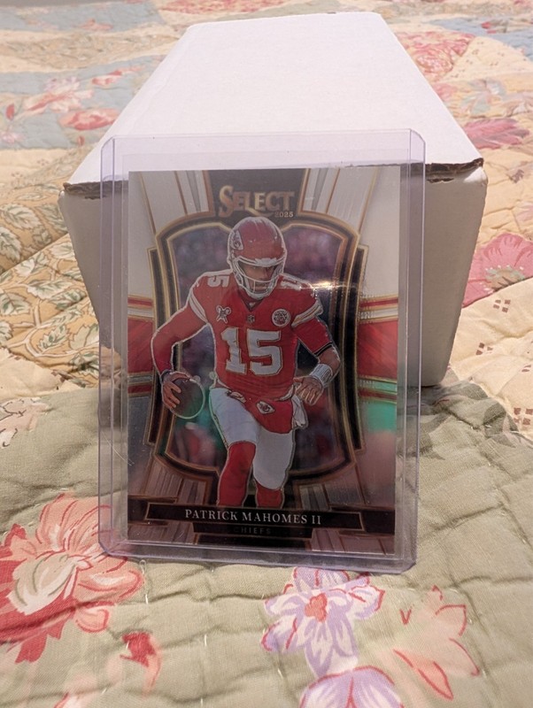 Lot of 5 Cards featuring Patrick Mahomes Chief's 