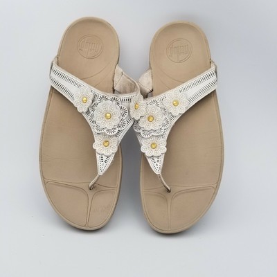 white sandals size 10
