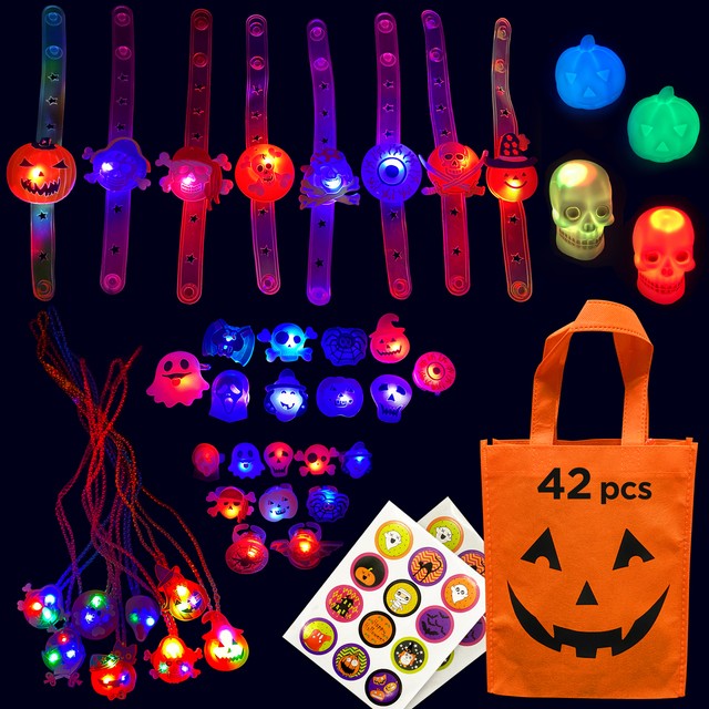 Trick or treat toys & trinkets