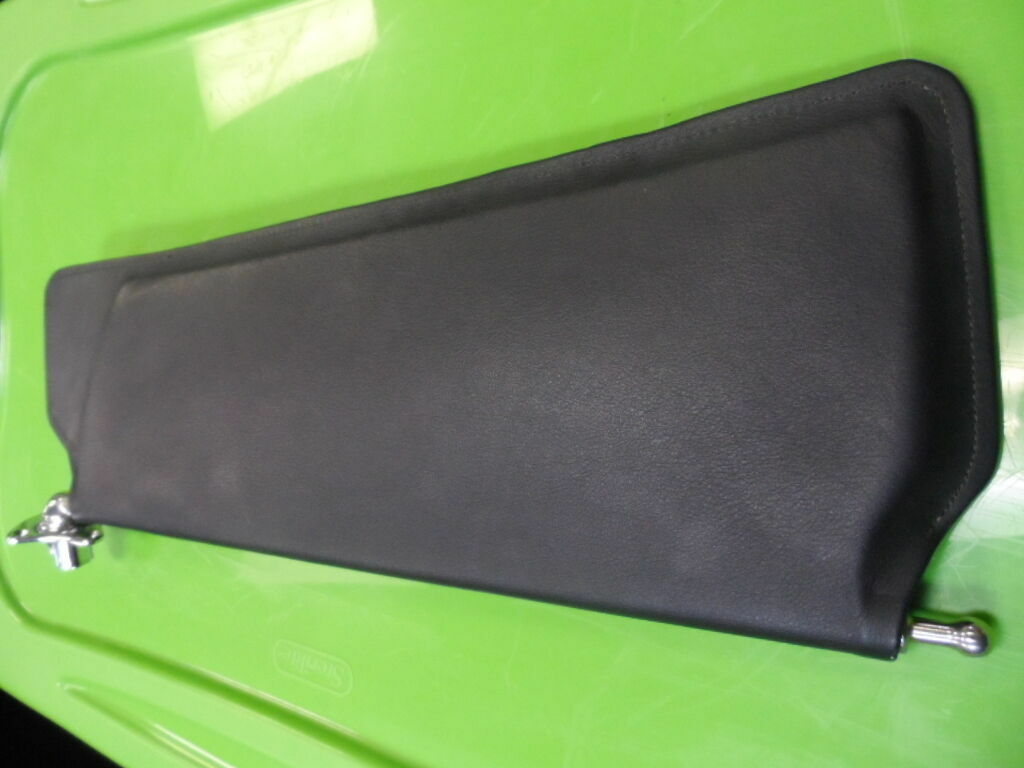Rolls Royce 1981  LEFT DRIVER SIDE BLACK LEATHER SUN VISOR W/ MIRROR 1981-1990