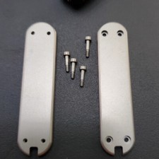 1 Pair Titanium Scales with Pocket Clip for 58mm Victorinox Swiss Army Rambler