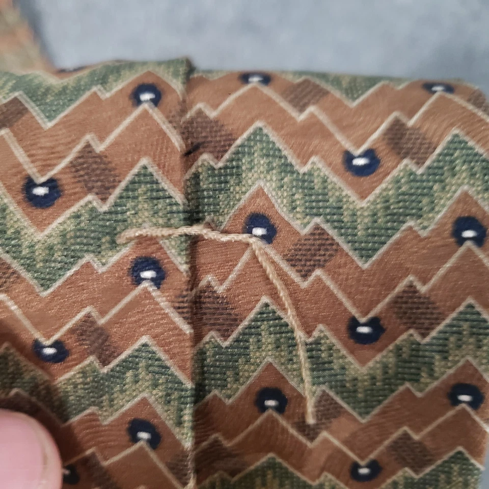 Corbata cole haan patrón abstracto multicolor toda seda 59 x 3,75 Foto 4 de 4