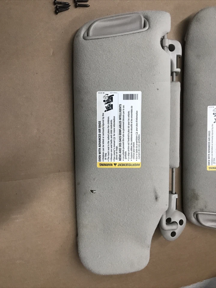 2000-2003 Chevrolet Suburban K1500 Front Interior LH Left RH Sun Visor Set OEM - Image 2 of 4