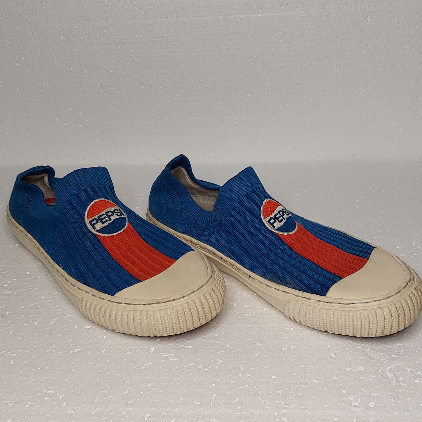 Vintage Low Top Canvas Sneakers Unisex Pre-Owned for Men and Women-image