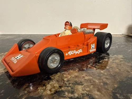 Vintage 1977 TONKA toy AJ FOYT  #14 winner Indy 500 4 time winner Foyt figure 9"