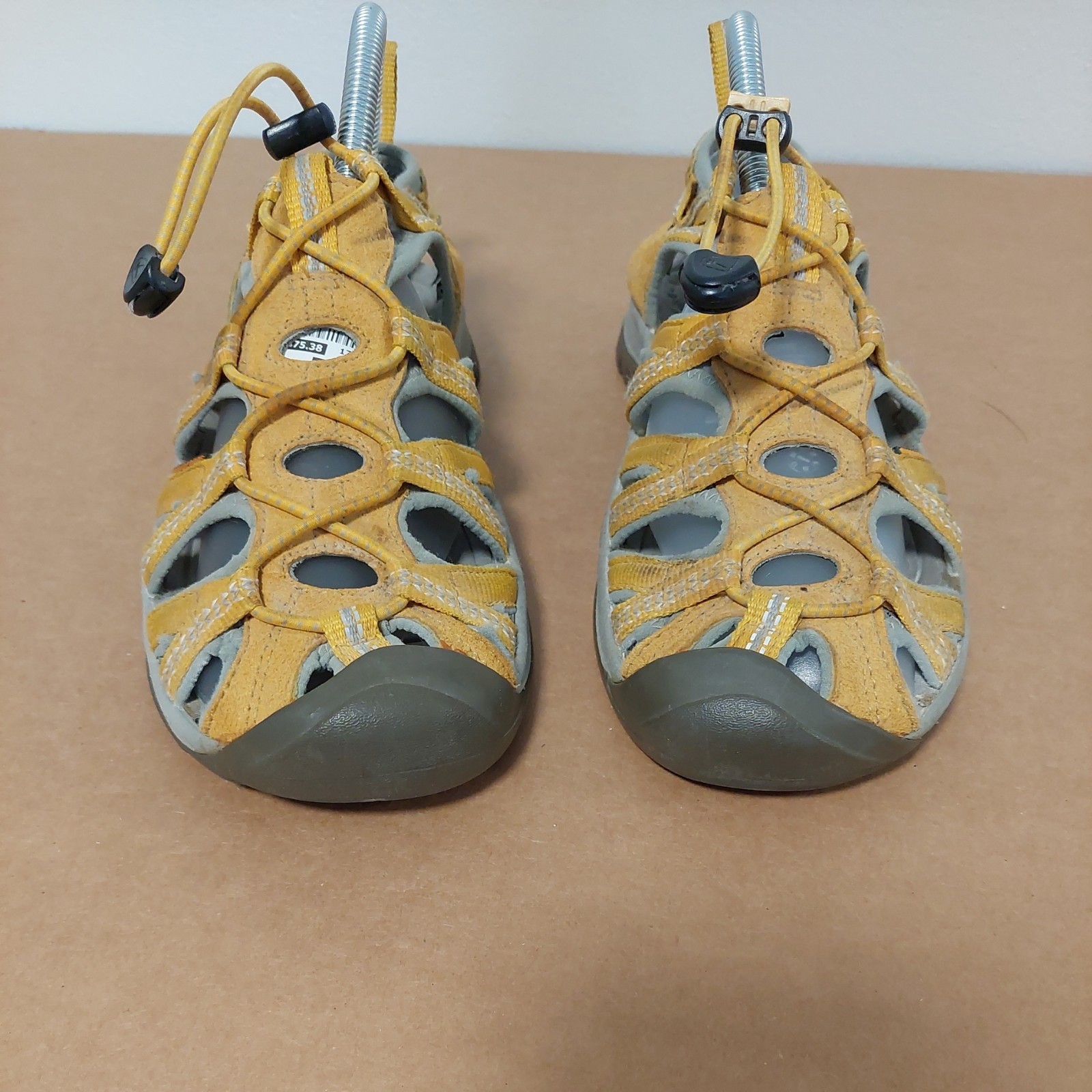 Keen Whisper Waterproof Yellow Walking Trail Fisherman Sport Sandals Womens 7.5
