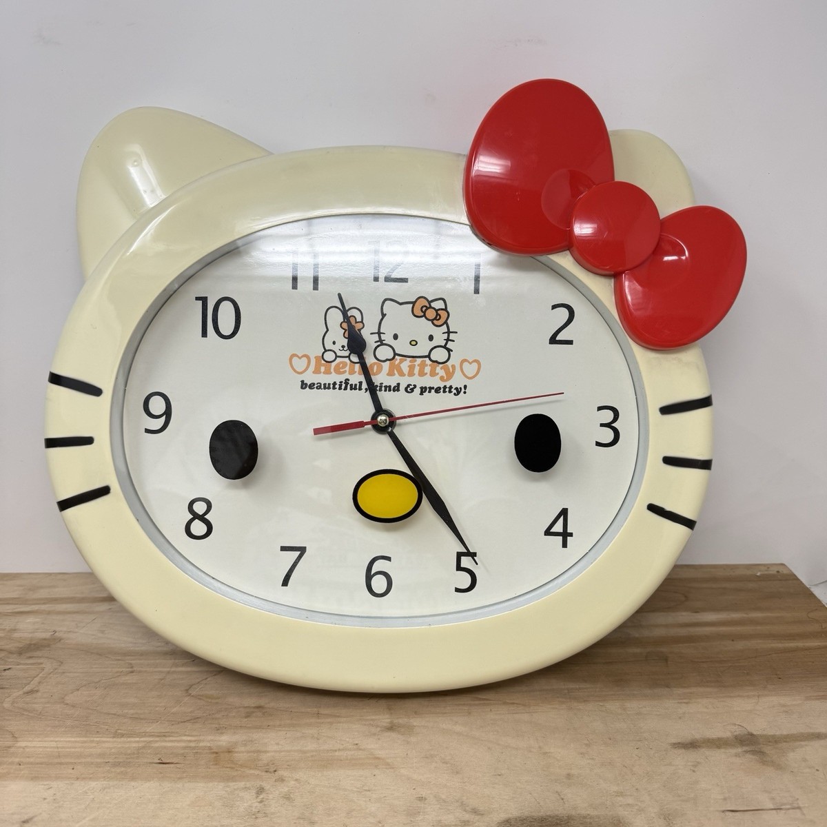 Hello Kitty Retro Large Wall Clock Decor Works Perfectly SEE PICS
