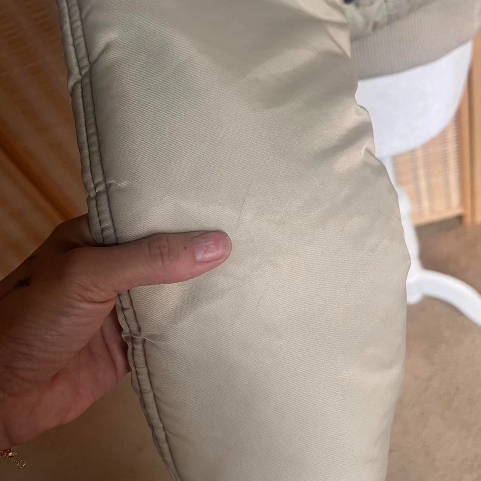 Chaqueta bomber acolchada vintage Y2K Baby Phat color caqui Foto 4 de 4