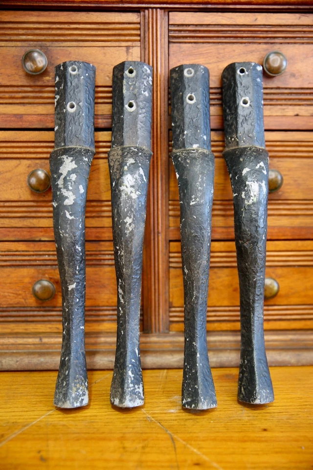 Antiguo gabinete médico industrial patas de metal juego de 4 vintage negro Foto 3 de 4