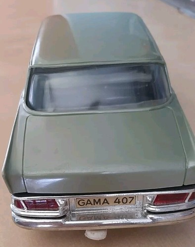 GAMA Mercedes Benz 220 SE, scala 1/24, Verdino, Retrocarica. Ottime Condizioni - Foto 4 di 6
