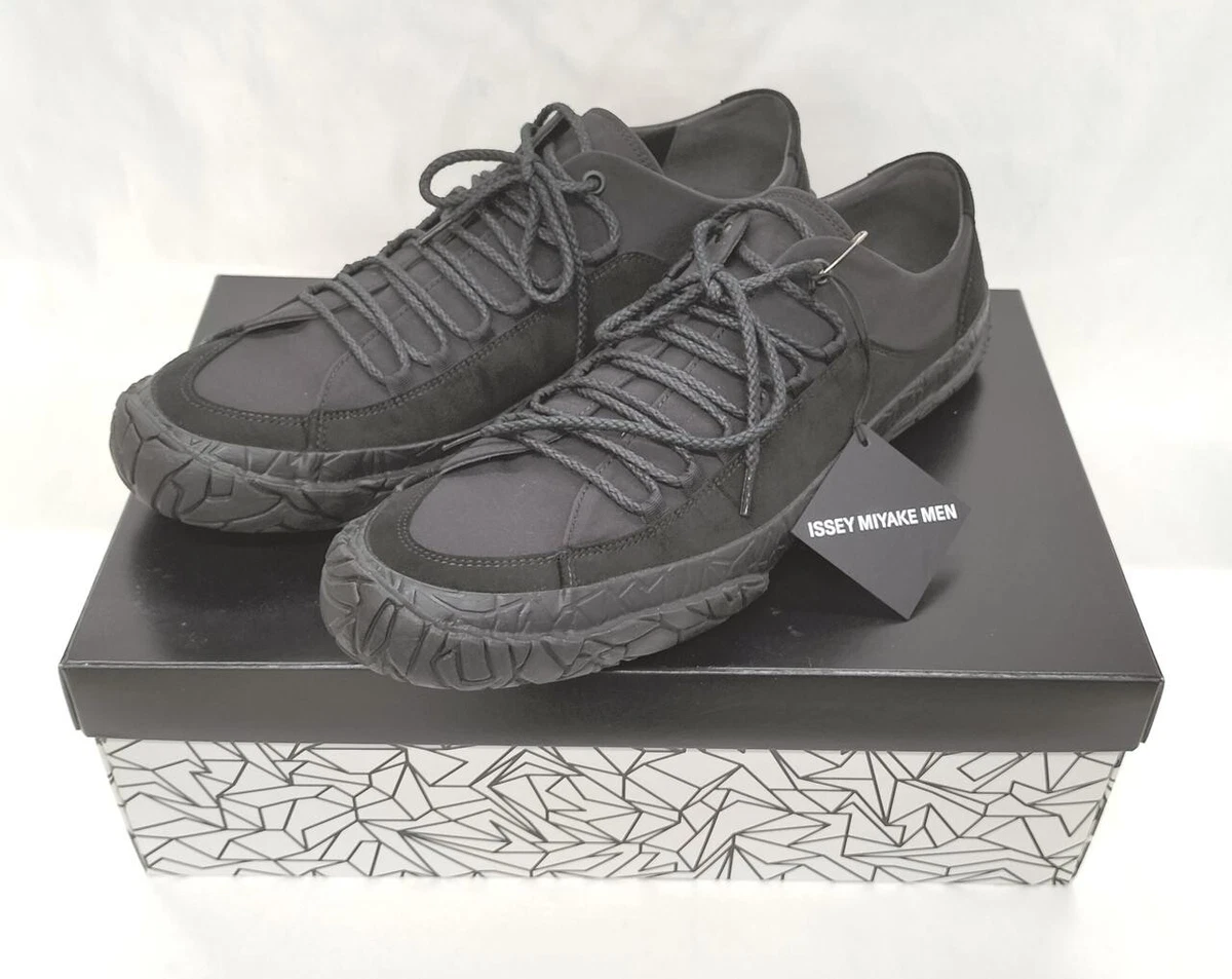Issey Miyake Men x Spingle Move Black 