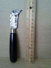 Vintage. Dexter Carpet Linoleum Black Wood Handle Knife Tool. VGC. Rust on Blade