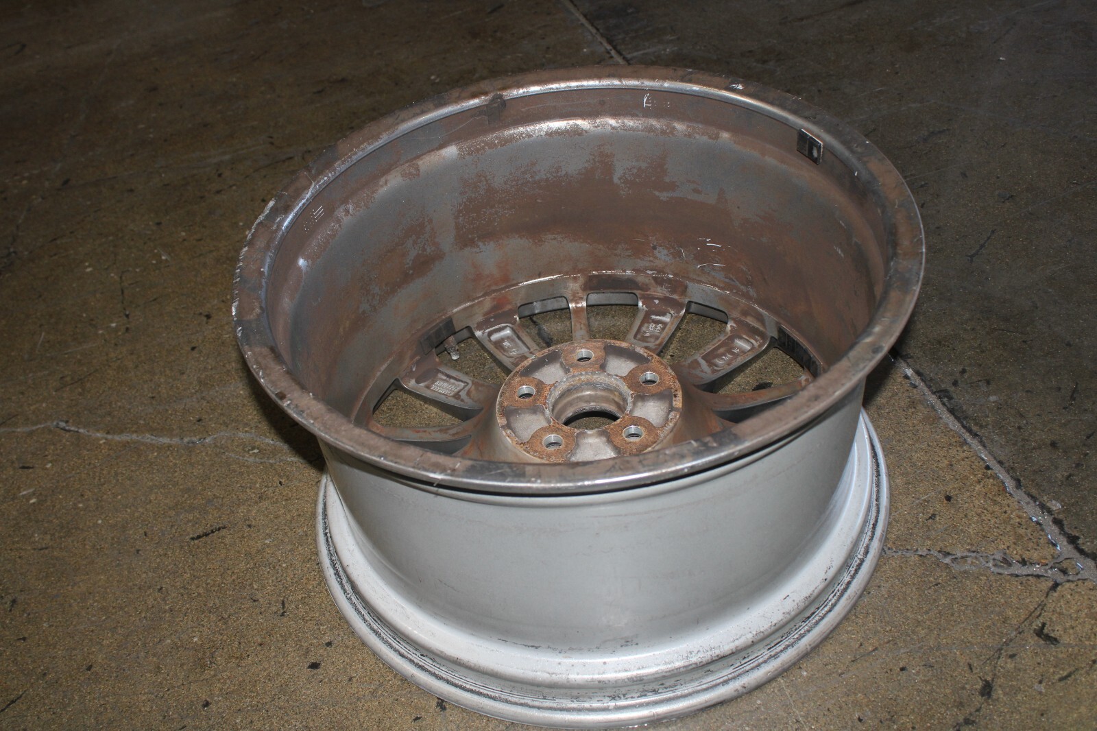 Maserati Ghibli, Quattroporte, Rear Wheel, Curb Rash, Used, P/N 980157009