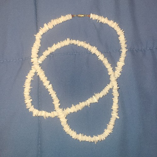 Puka Shell White Chip over 30" Necklace Unisex VTG Estate Barrel Clasp - Picture 2 of 4