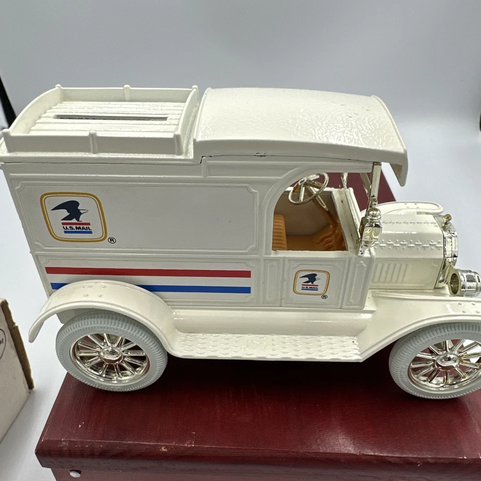 Vintage Ertl Diecast Bank - 1913 Model T Delivery U.S. Mail (1989) - Image 4 of 4