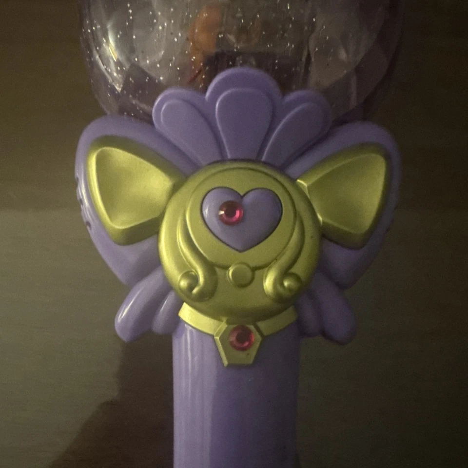 Varita de burbuja princesa corona de oro púrpura corazón piedras preciosas Foto 2 de 4