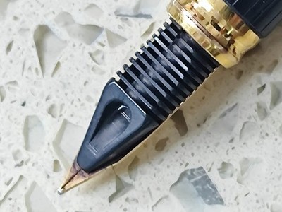 S.T. Dupont Classic Fountain Pen Parts 18K 750 solid gold NIP Just