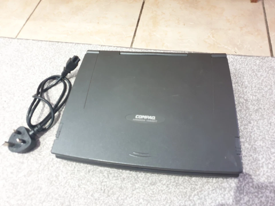 Compaq Armada 1592DT Intel Pentium MMX 12.1 Inch Vintage Laptop ,for parts,  K2 - Image 4 of 4