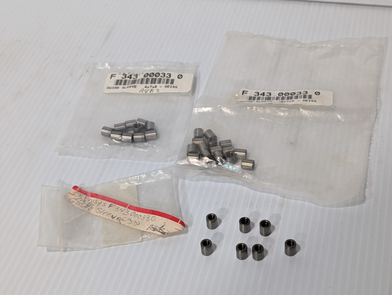 Lot of 32 CR Prosys C3-D2 Guide F343000330 Guide Sleeve 4X7X8 - GEISS