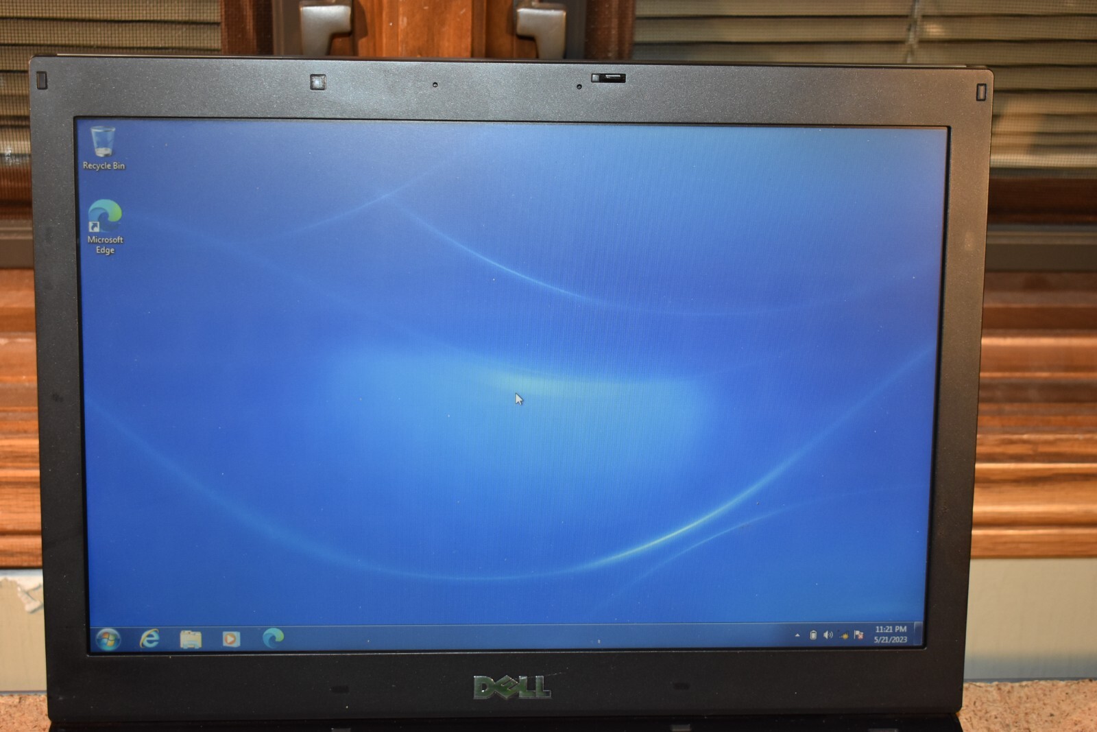 Dell Latitude E6410 Intel Core i5-520M 4GB RAM 320GB HDD Windows 7 Pro 32-bit - Picture 3 of 23