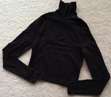 Black H&M Divided turtleneck top Small cropped knit shorter length worn twice