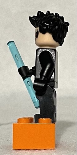 LEGO Nightwing Minifigure Red Chest Symbol DC With One blue Baton Weapon - Picture 5 of 5