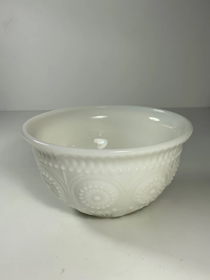 Juego de 2 cuencos de postre/berry de vidrio de leche blanco Adeline The Pioneer Woman 5 pulgadas Foto 2 de 4