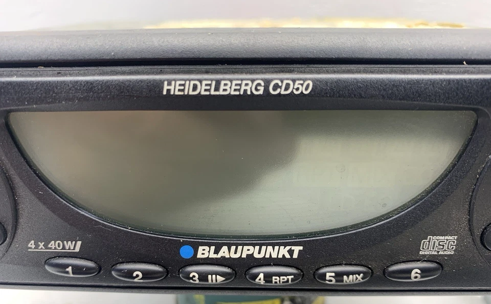 Radio de coche Blaupunkt Heidelberg CD50 OEM con cara extraíble con estuche de transporte original Foto 3 de 4