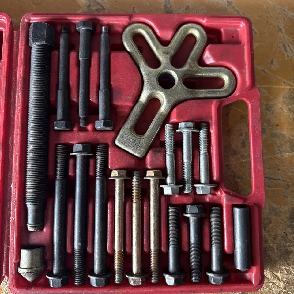 OEMTOOLS 27187 Harmonic Balancer Puller Kit – Complete Set w/ Case - Image 3 of 4