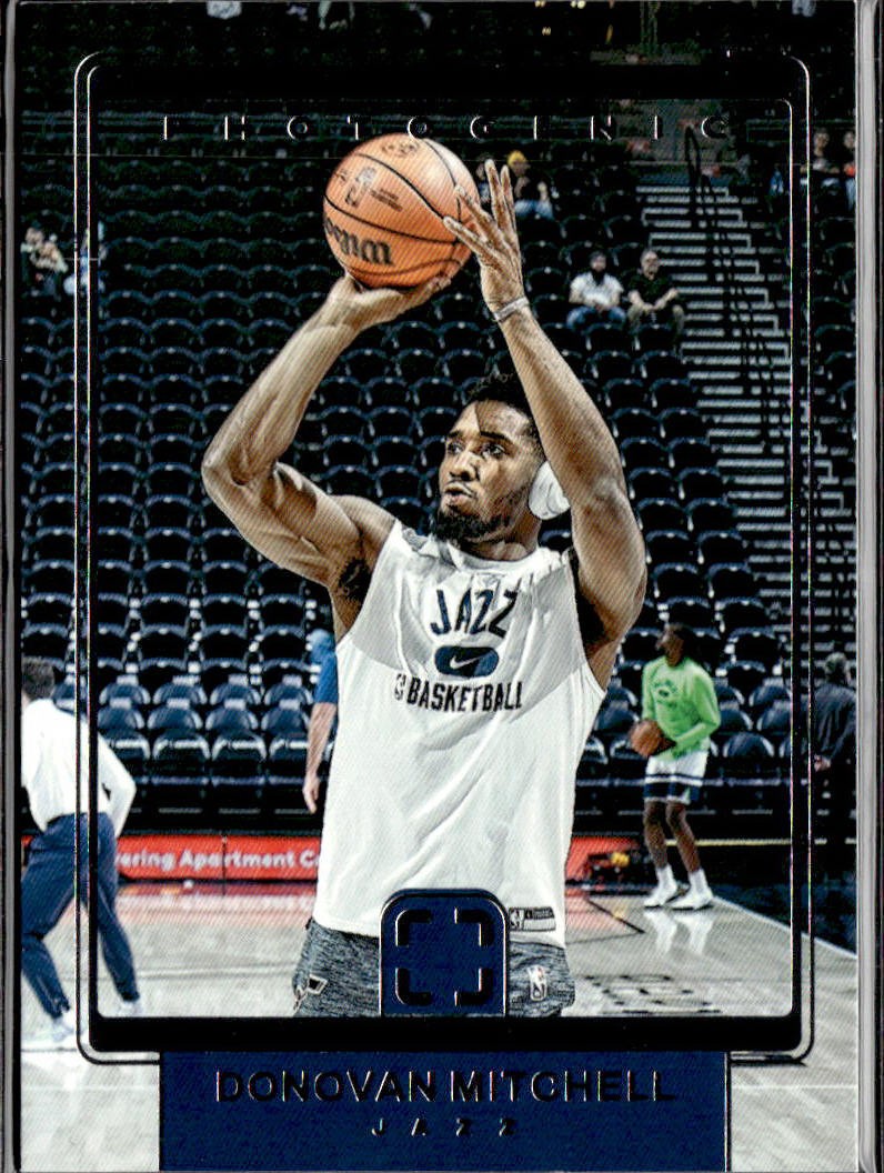 2021-22 Panini Photogenic Donovan Mitchell Pregame