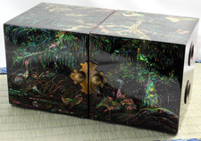 MINT Vintage Korean Mother of Pearl Jewelry Box Lacquerware Crane & Pine Design