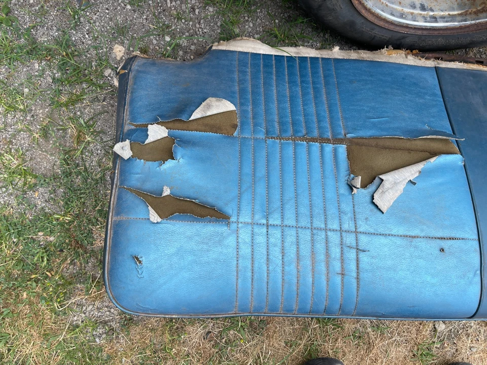 CARGADOR 1968 1969 1970 ASIENTO TRASERO INFERIOR CARROCERÍA B MUY BONITO NÚCLEO PARA RESTAURAR 68-70 Foto 2 de 4