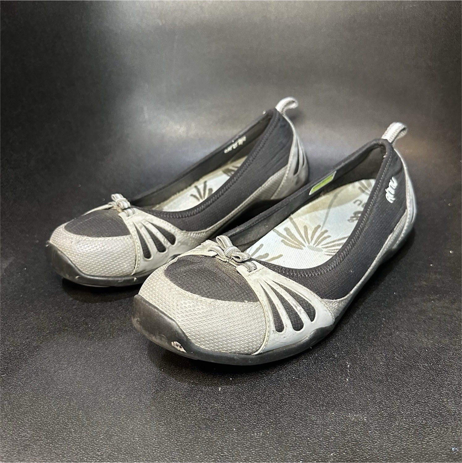 Ahnu Gray/Black Textile Ballet Flats Round Toe Slip On Comfort Women's US 9