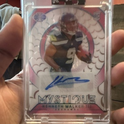 2022 Panini Illusions Mystique Pink Auto Kenneth Walker III #M-18 /35 Seahawks